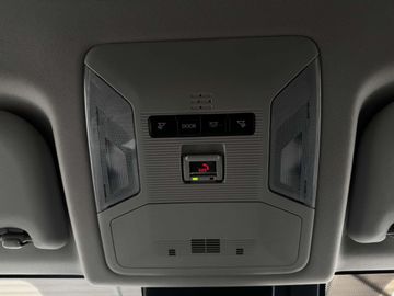 Car image 36