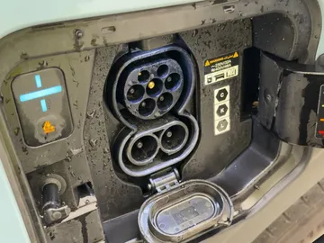 Car image 36