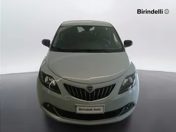 Car image 2