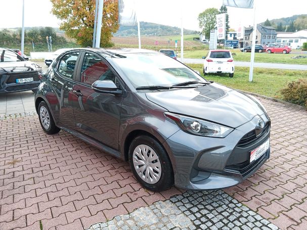 Toyota Yaris 1.0 Comfort 53 kW image number 2