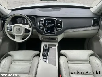 Car image 34
