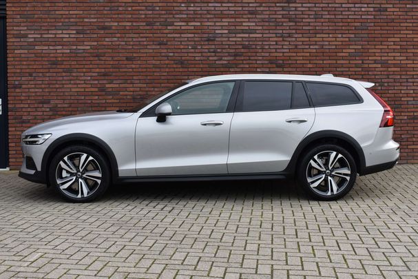 Volvo V60 Cross Country AWD B5 185 kW image number 1