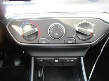 Car image 17