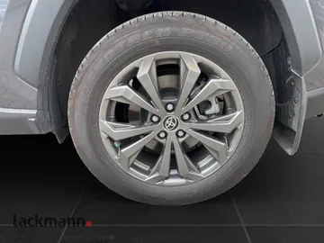 Car image 15