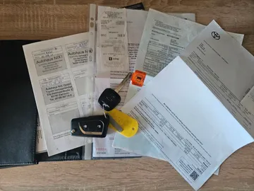 Car image 23