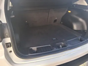 Car image 34