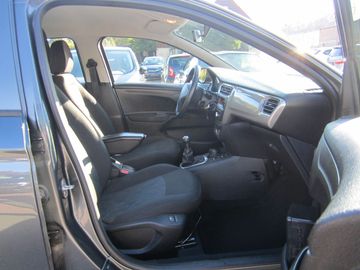 Car image 9