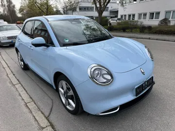 Car image 27