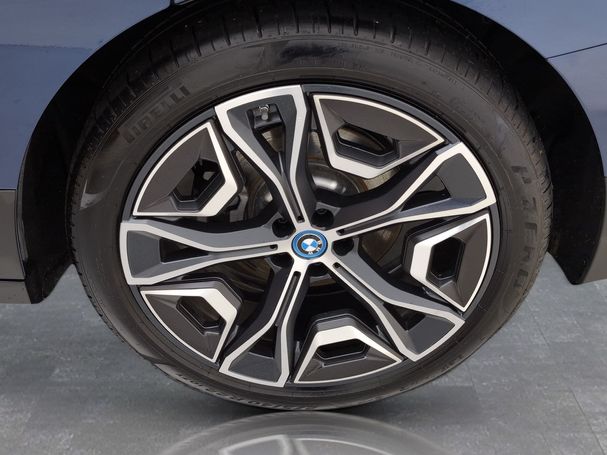 BMW iX xDrive50 385 kW image number 14