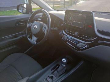 Car image 10