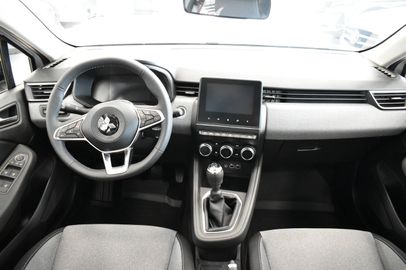 Car image 10