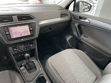 Car image 37