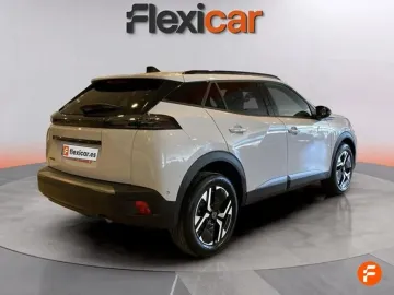 Car image 4