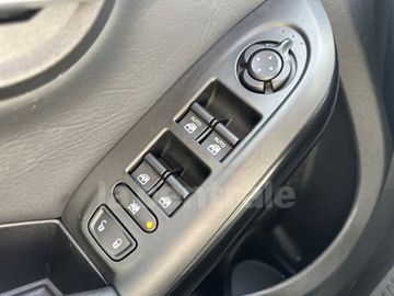 Car image 33