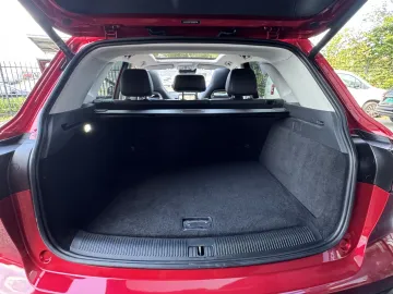 Car image 37