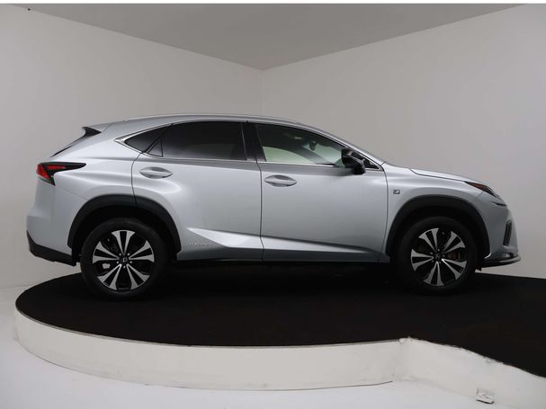 Lexus NX 300 h AWD 145 kW image number 18