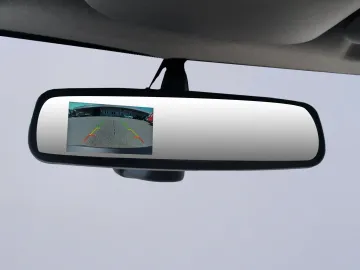 Car image 27