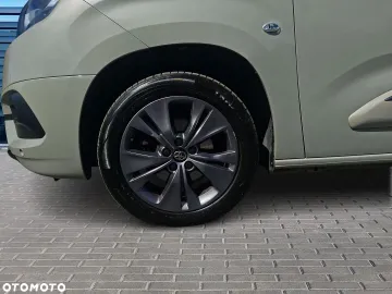 Car image 28