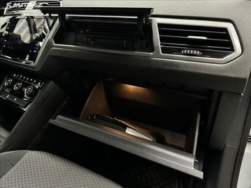 Car image 37