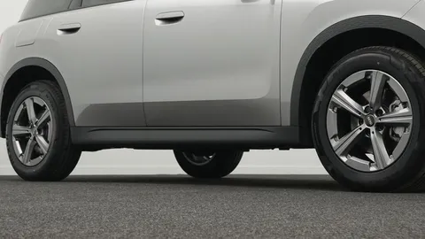 Car image 22