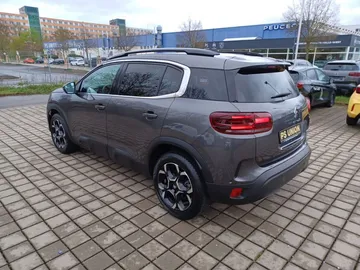 Car image 24