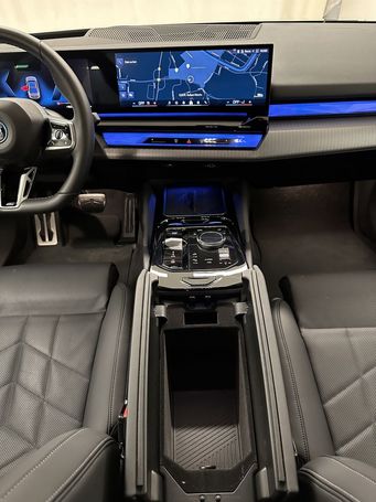 BMW i5 M60 xDrive 442 kW image number 25