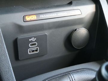 Car image 33