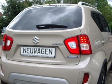 Car image 4