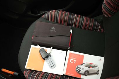 Car image 35