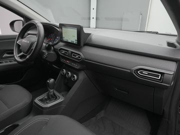 Car image 32