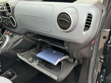 Car image 36