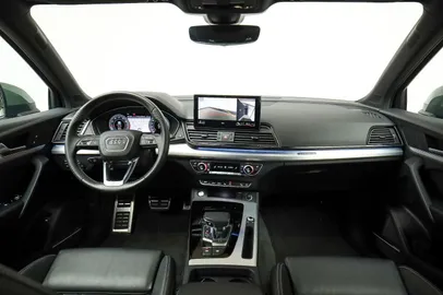 Car image 25