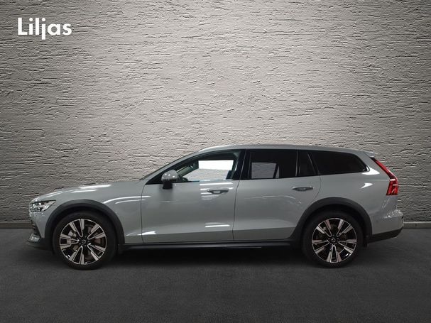 Volvo V60 Cross Country AWD B5 186 kW image number 2