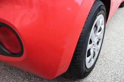 Car image 26