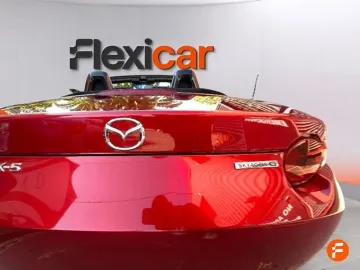 Car image 30
