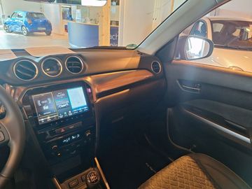 Car image 16