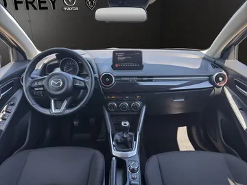 Car image 19