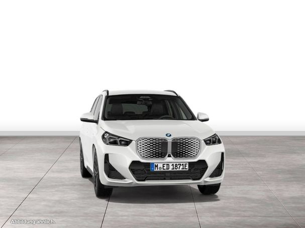 BMW iX1 eDrive20 M Sport 150 kW image number 10