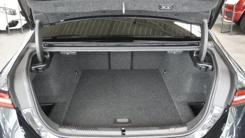 Car image 38