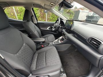 Car image 12