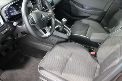 Car image 11