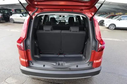 Car image 30
