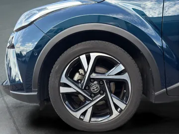 Car image 21