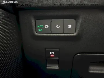 Car image 35