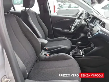 Car image 24