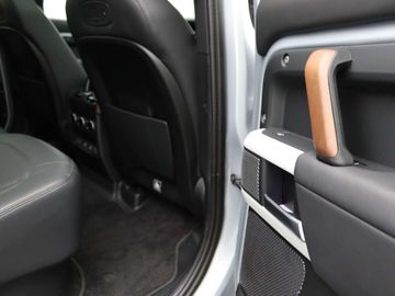 Car image 37