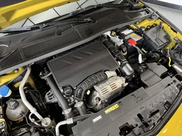 Car image 32