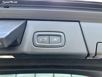 Car image 37