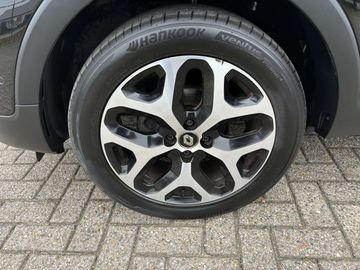 Car image 26