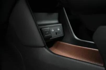 Car image 50